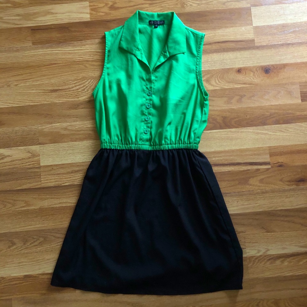 Green/Black Mod Style Dress